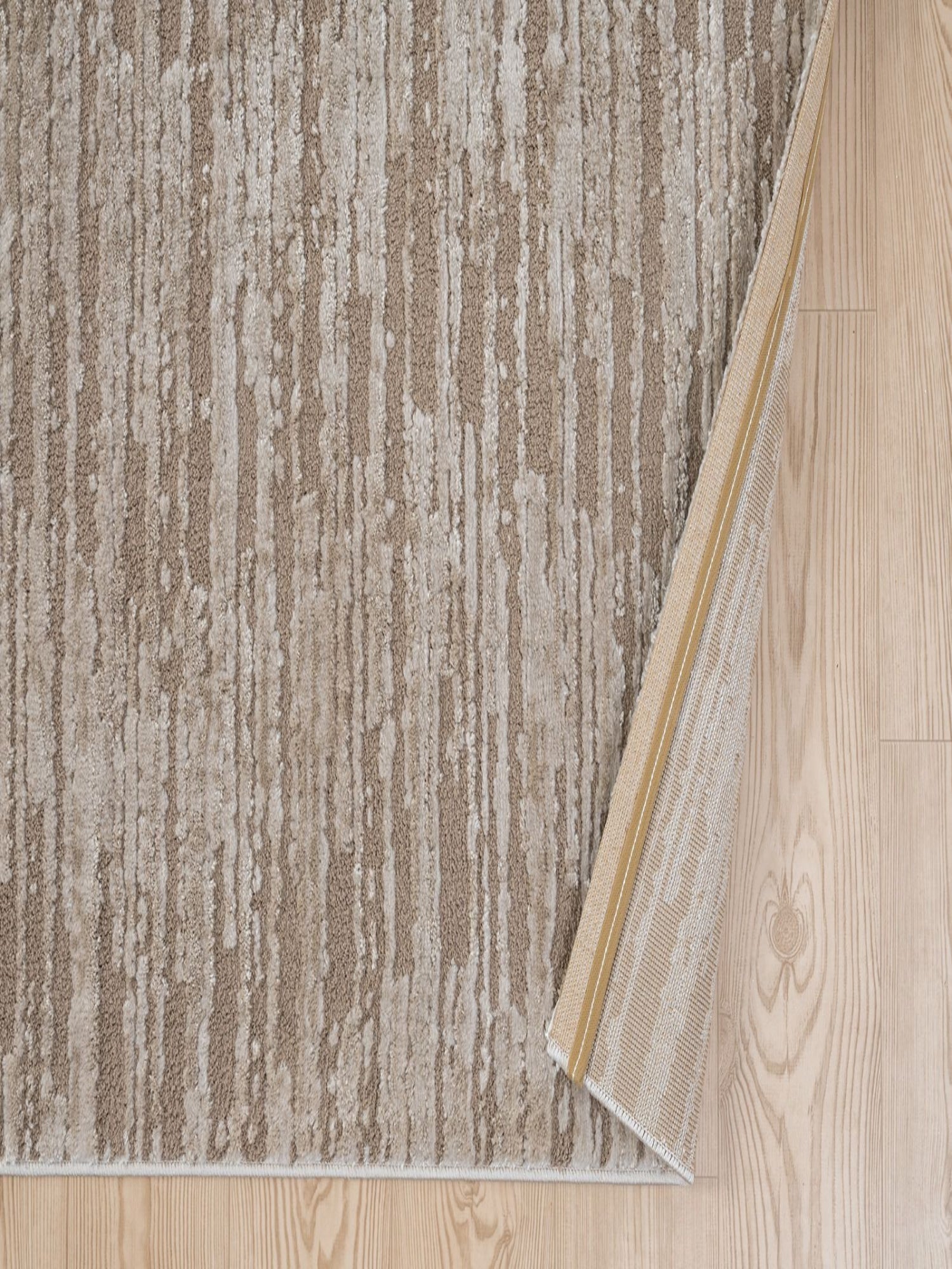 Liva – Teppich in Taupe